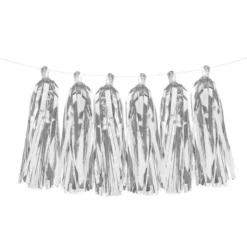 Girlang med Tofsar Silver