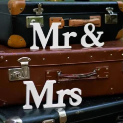 Mr & Mrs Träskyltar