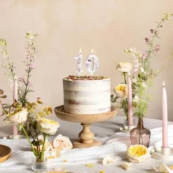 Vit Tårtljus med Blomblad (Siffra 0)